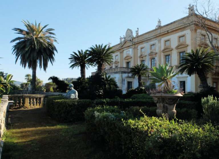 In deze historische villa op Sicilië verblijf je alsof je bij de adel hoort