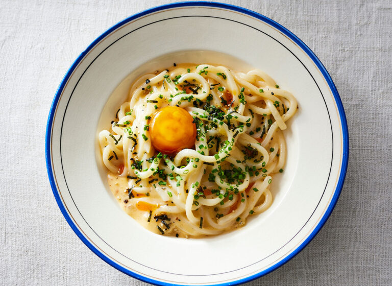 ‘Cacio e pepe’ udon-noedels met sojadooier