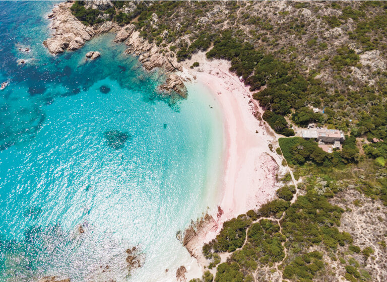 Op dit onbekende (en onbewoonde) Italiaanse eiland zijn de stranden roze